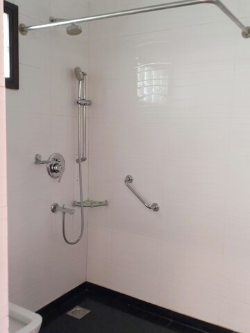 Furnished Amenities in 2 BHK Apartment at Boutique Residential Apartments 35, Golf Links – for Rent