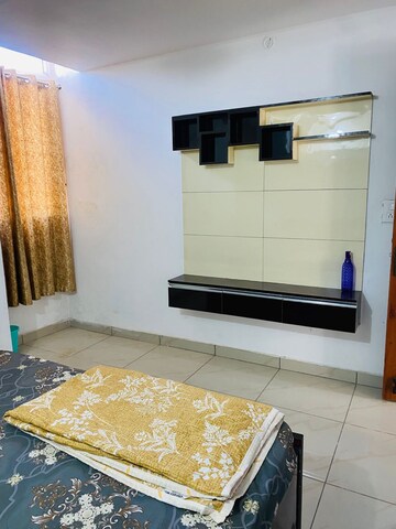 Bedroom in 2 BHK Builder Floor at Jakhan – for Rent