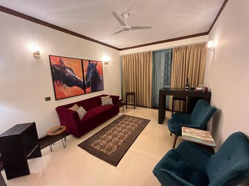 Living Room in 3 BHK Apartment at Golf Links – for Rent