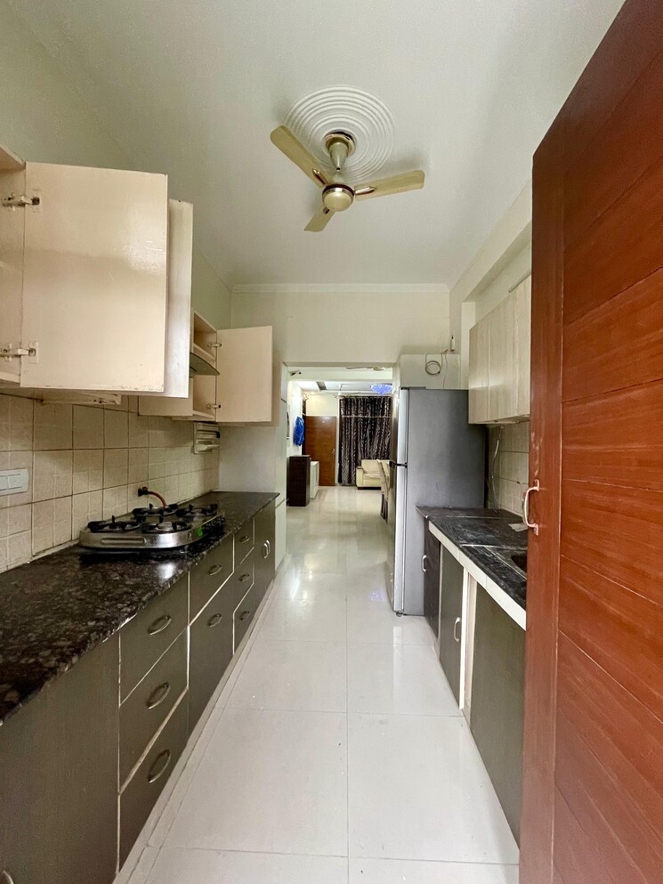 Kitchen, vip road 3 Bedroom 1650 Sq.Ft. Apartment In Vip Road Zirakpur 8893431