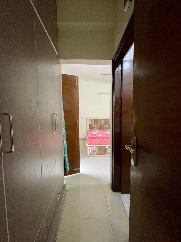 undefined, vip road 3 Bedroom 1650 Sq.Ft. Apartment In Vip Road Zirakpur 8893431