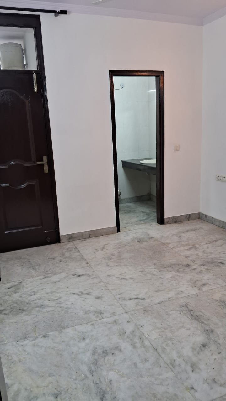 2 BHK Builder Floor For Sale in Dayanand Colony