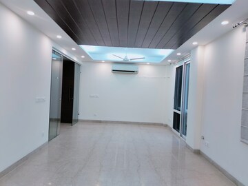 Room in 3 BHK Apartment at Greater Kailash – for Rent