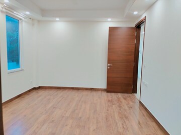 Room in 3 BHK Apartment at Greater Kailash – for Rent