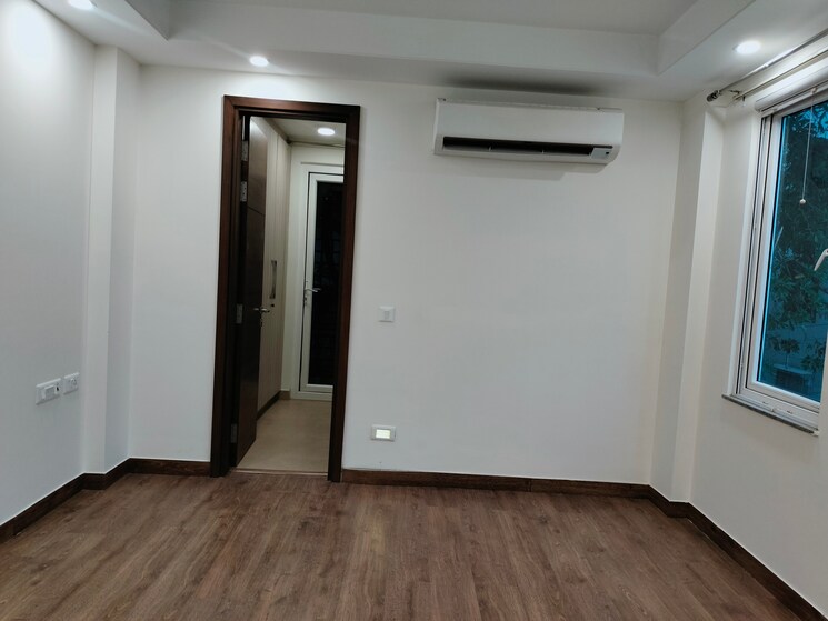 Room, greater kailash 3 Bedroom 2000 Sq.Ft. Apartment In Greater Kailash Delhi 8893531
