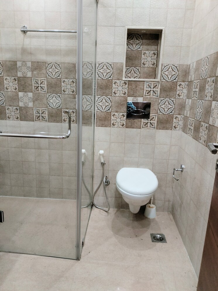 Bathroom, greater kailash 3 Bedroom 2000 Sq.Ft. Apartment In Greater Kailash Delhi 8893531