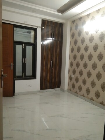 Room in 4 BHK Builder Floor at Chattarpur – for Rent