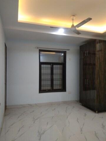 Room in 4 BHK Builder Floor at Chattarpur – for Rent