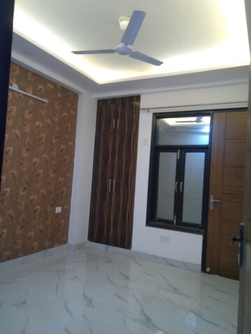 Room in 4 BHK Builder Floor at Chattarpur – for Rent