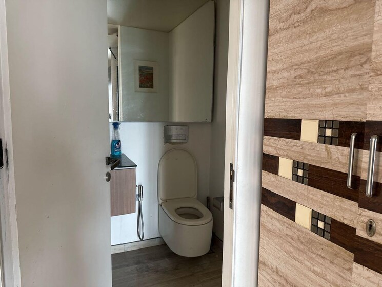 Bathroom, lodha-world-crest 3 Bedroom 1553 Sq.Ft. Apartment In Worli Mumbai 8893657