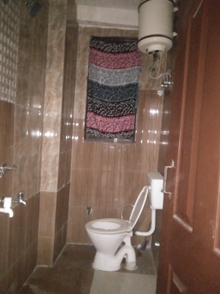 Bathroom, chattarpur 1.5 Bedroom 500 Sq.Ft. Builder Floor In Chattarpur Delhi 8893670