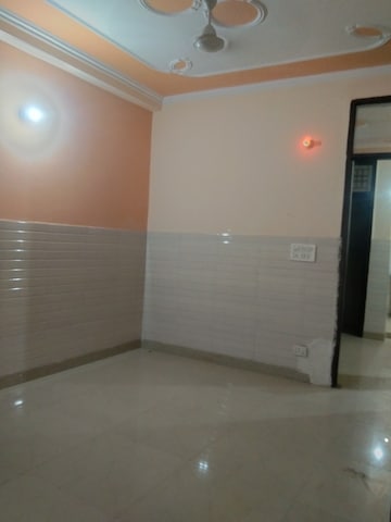 Room in 1.5 BHK Builder Floor at Chattarpur – for Rent