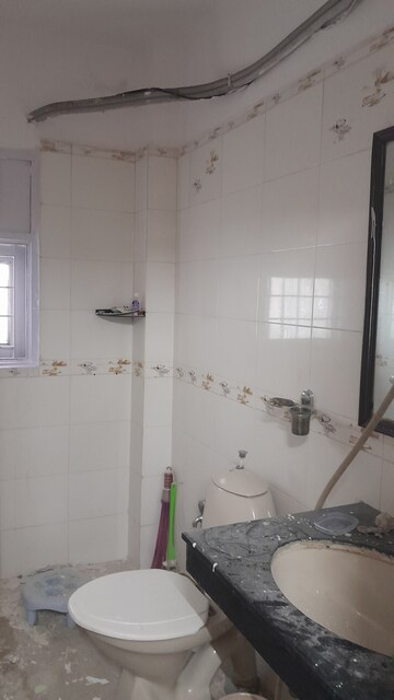 Bathroom in 3 BHK Builder Floor at Uppal Southend, Sector 49 – for Rent