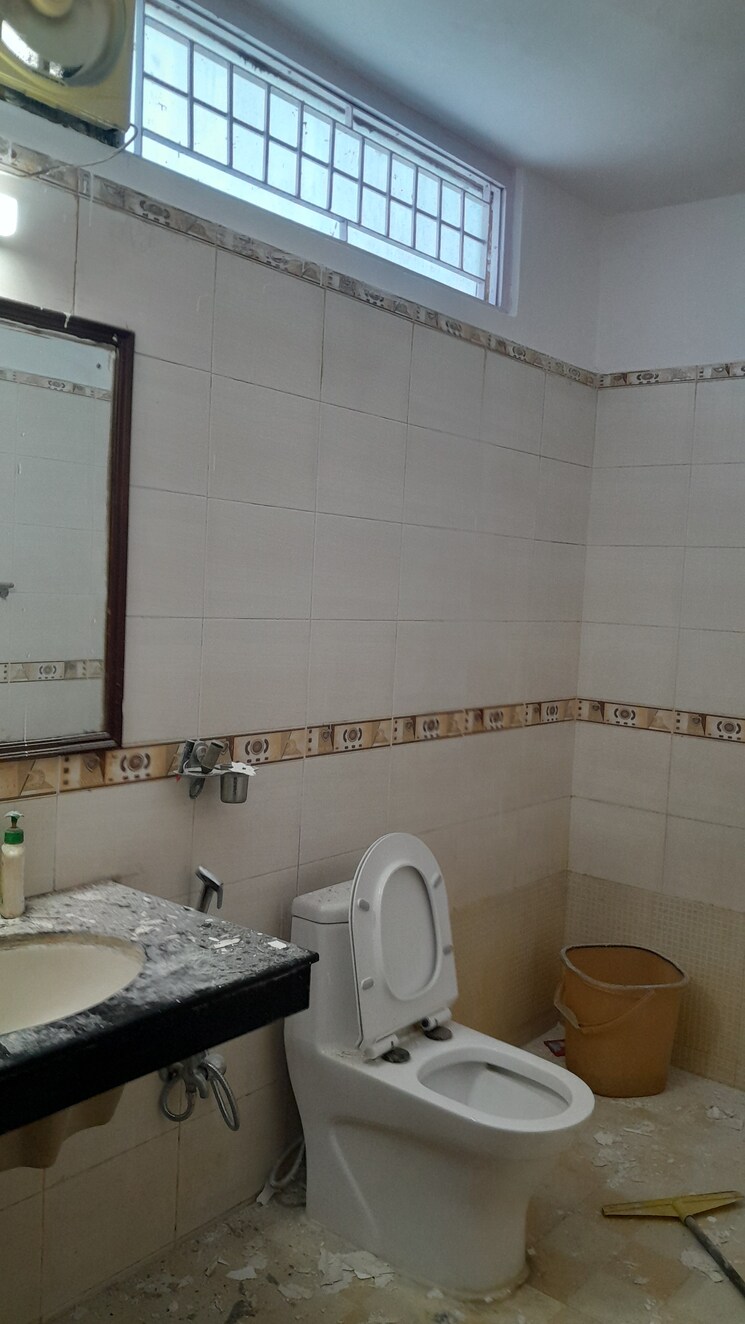 Bathroom, unitech-deerwood-chase 3 Bedroom 1633 Sq.Ft. Villa In Nirvana Country Gurgaon 8893678
