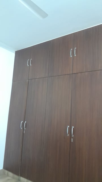 Furnished Amenities in 3 BHK Villa at Unitech Deerwood Chase, Nirvana Country – for Rent