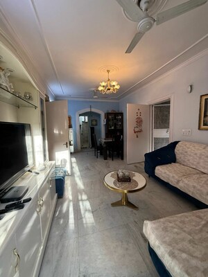 Living Room in 2.5 BHK Builder Floor at Uppal Southend, Sector 49 – for Sale