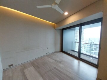 Room in 4 BHK Apartment at Lodha The World Towers World One Tier 2, Worli – for Rent