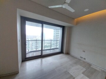 Room in 4 BHK Apartment at Lodha The World Towers World One Tier 2, Worli – for Rent