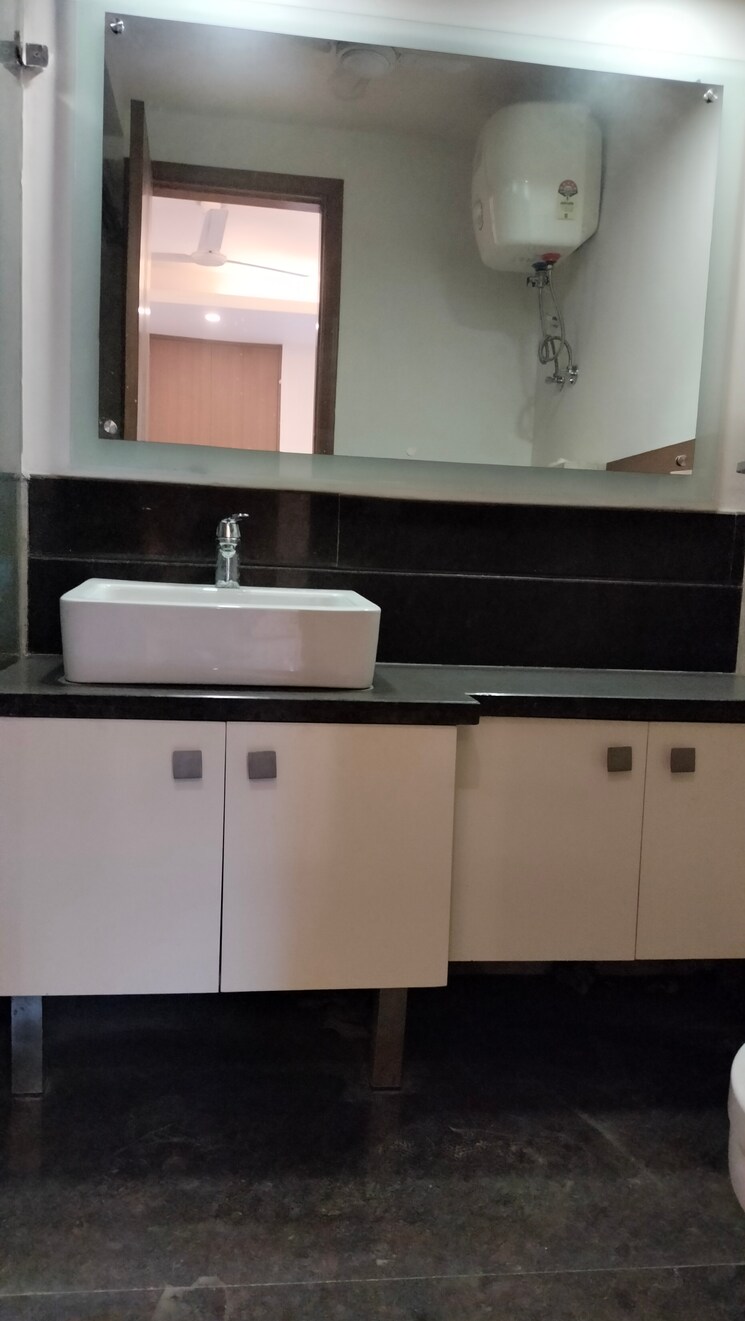Attached Bathroom, vasant vihar 4 Bedroom 3600 Sq.Ft. Apartment In Vasant Vihar Delhi 8893694