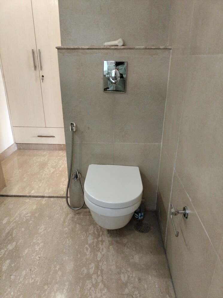 Bathroom, vasant vihar 4 Bedroom 3600 Sq.Ft. Apartment In Vasant Vihar Delhi 8893694
