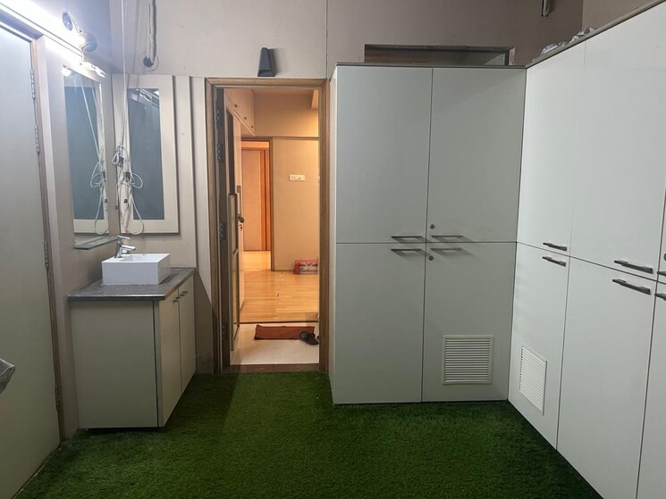 Room, sovereign-apartments 3.5 Bedroom 2250 Sq.Ft. Apartment In Kalyani Nagar Pune 8893697