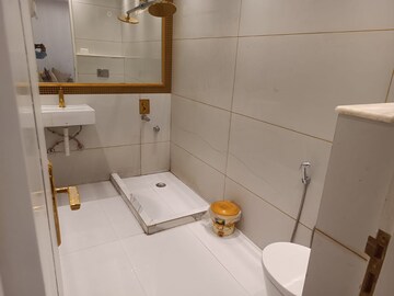 Bathroom in 1 BHK Apartment at Greater Kailash I – for Rent