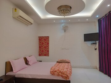 Furnished Amenities in 1 BHK Apartment at Greater Kailash I – for Rent