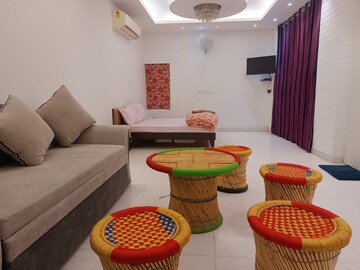 Living Room in 1 BHK Apartment at Greater Kailash I – for Rent