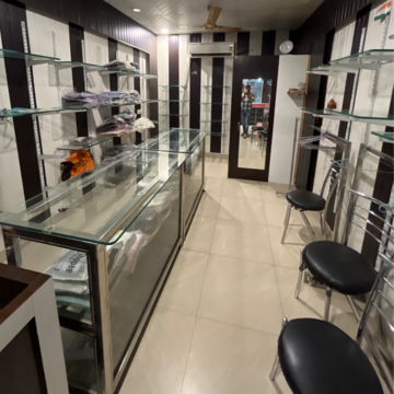  Shop For Sale in Delhi Road