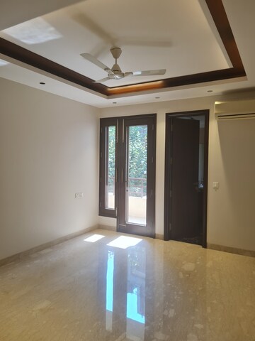 Room in 3 BHK Apartment at Greater Kailash ii – for Rent