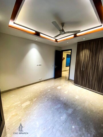 Room in 4 BHK Apartment at Greater Kailash ii – for Rent