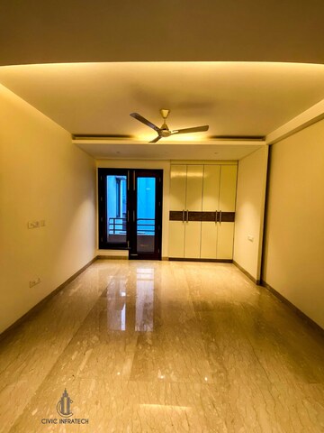Room in 4 BHK Apartment at Greater Kailash ii – for Rent
