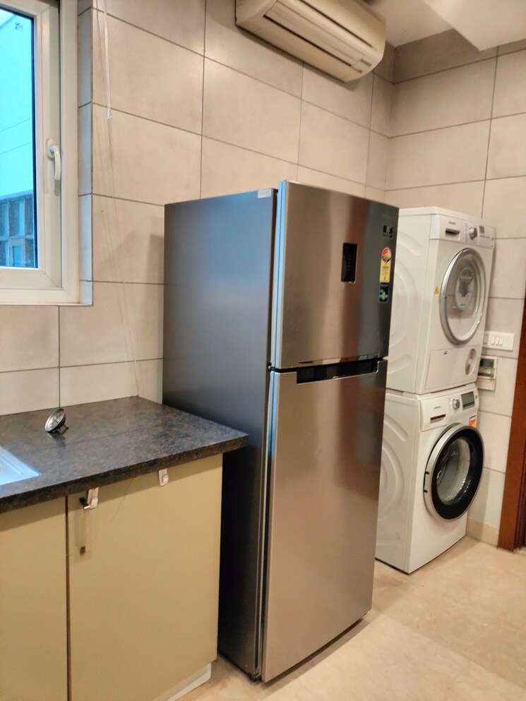 Bathroom, rwa-hauz-khas-block-c-5 4 Bedroom 4500 Sq.Ft. Apartment In Hauz Khas Delhi 8893747