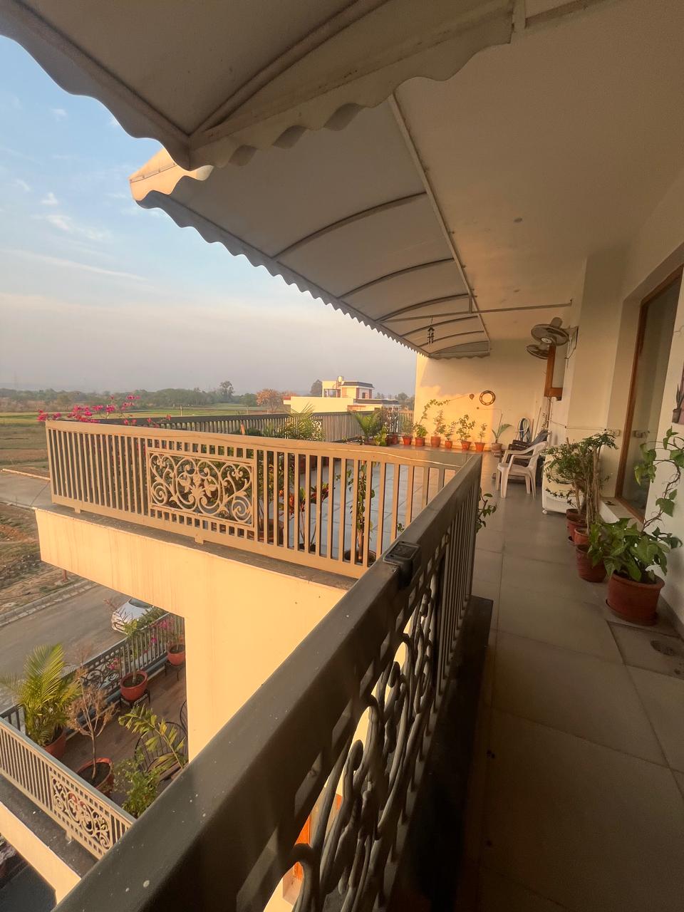 4 BHK + Servant Room 4000 Sq.Ft. Builder Floor in Manohar Singh Palm Residency