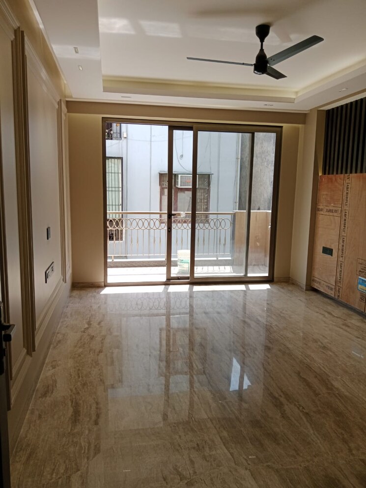Room, greater kailash i 5 Bedroom 10000 Sq.Ft. Apartment In Greater Kailash I Delhi 8893757