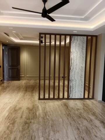 Room in 5 BHK Apartment at Greater Kailash I – for Sale
