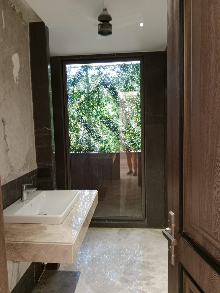 Attached Bathroom, greater kailash i 5 Bedroom 10000 Sq.Ft. Apartment In Greater Kailash I Delhi 8893757