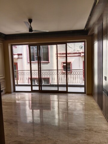 Room in 5 BHK Apartment at Greater Kailash I – for Sale