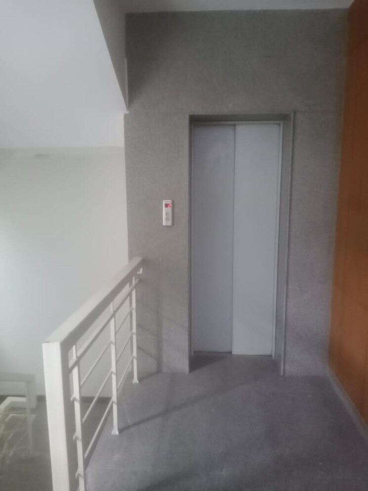 undefined, sector 33 Commercial Office Space in IT/SEZ 6200 Sq.Ft. In Sector 33 Gurgaon 8893656