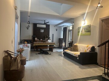4 BHK Villa For Rent in Unitech Deerwood Chase, Nirvana Country