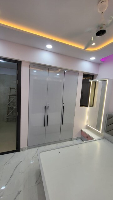 Furnished Amenities in 2 BHK Apartment at Raymond Ten X Habitat, Pokhran Road No Two – for Rent