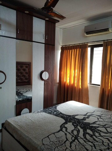 Bedroom in 2 BHK Apartment at Eden Garden Tower, Chembur – for Rent