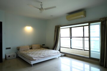 2 BHK Apartment For Rent in Ruparel Ariana, Parel