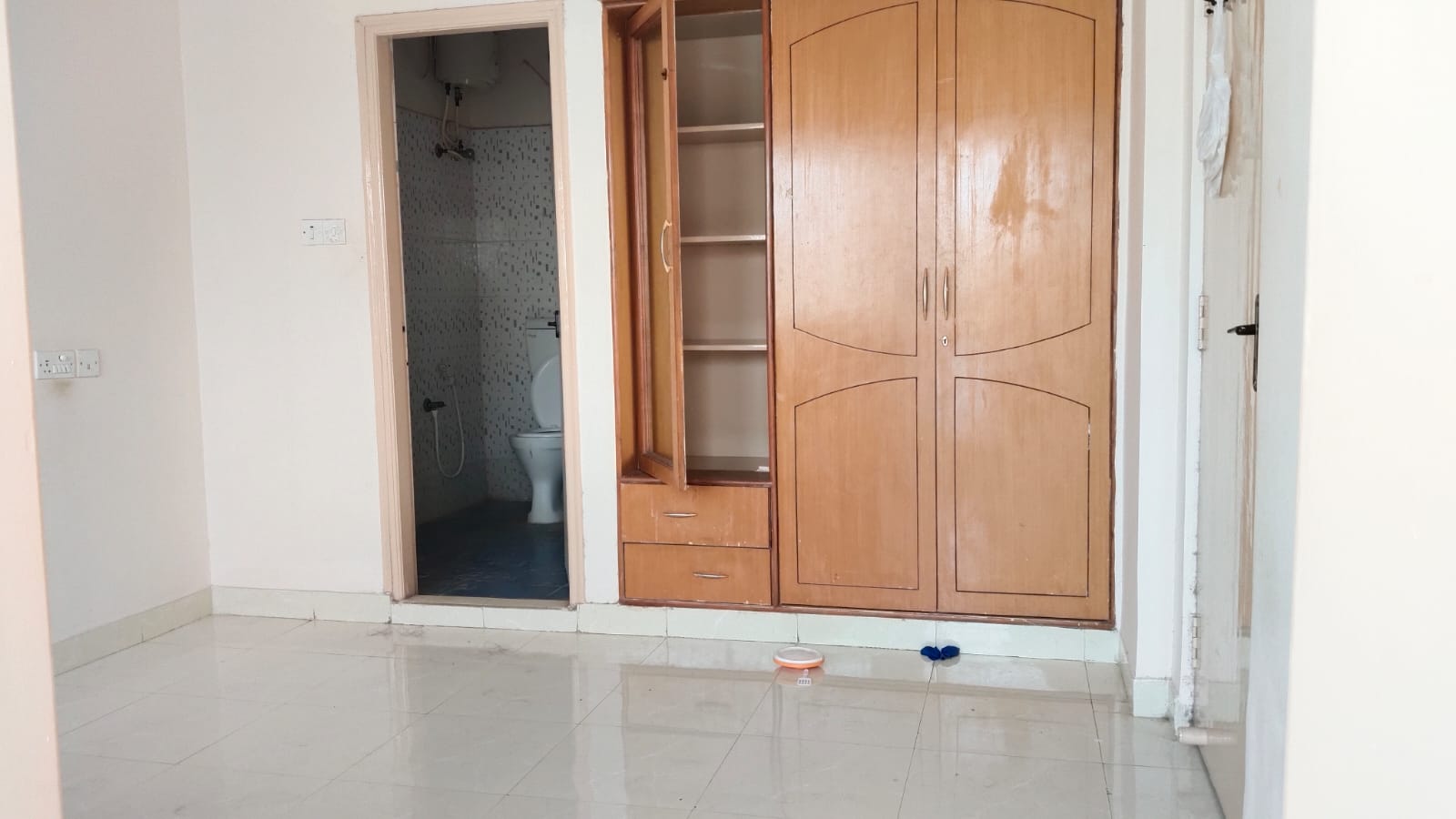 2 BHK 1100 Sq.Ft. Apartment in CR Enclave