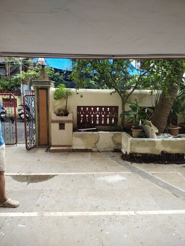 Living Room in 1.5 BHK Villa at Chembur – for Rent