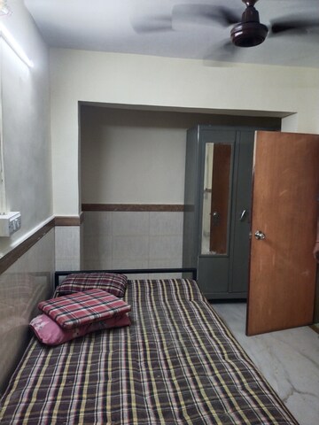Bedroom in 1.5 BHK Villa at Chembur – for Rent