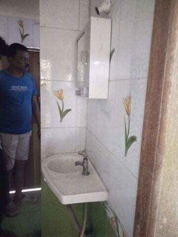 Bathroom in 1.5 BHK Villa at Chembur – for Rent