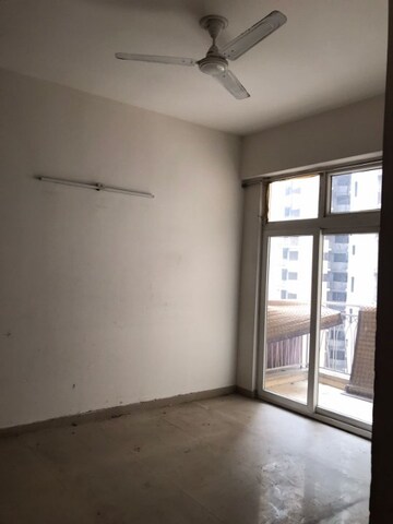 Room in 3 BHK Apartment at Mahagun Mywoods II, Sector 16c Greater Noida – for Sale