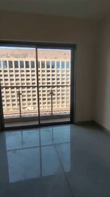 Room in 2.5 BHK Apartment at Hubtown The Premiere, Andheri West – for Rent
