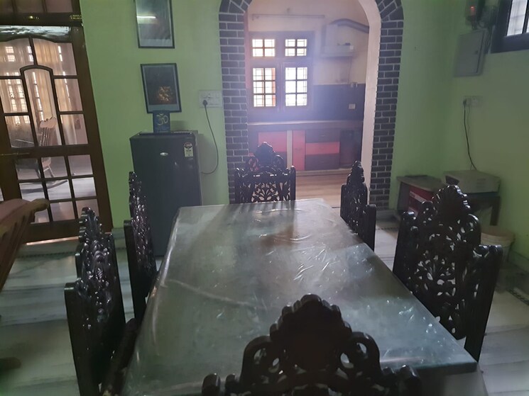  Parking, gomti nagar 1 Bedroom 1600 Sq.Ft. Independent House In Gomti Nagar Lucknow 8893877